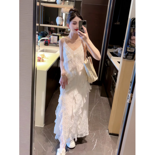溫柔風海邊度假連衣裙女2025夏季新款氣質絕美蛋糕裙開叉吊帶長裙