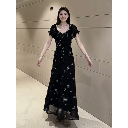 法式復古印花短袖吊帶連衣裙女夏季荷葉邊收腰顯瘦蝴蝶碎花長裙子
