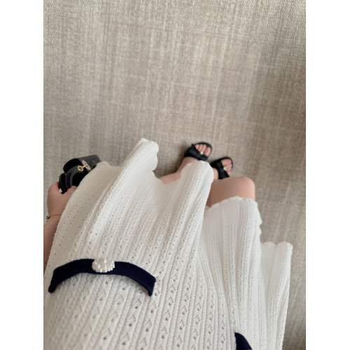 Masakiki七七 優雅小香風珍珠釦鏤空連衣裙+繙領金釦短針織衫