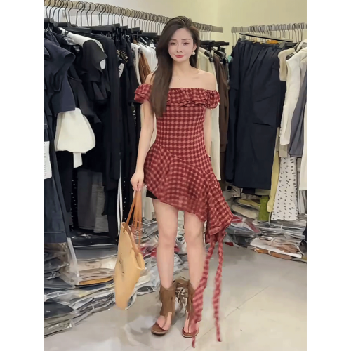 法式荷葉邊飄帶一字肩連衣裙女2025年夏季新款收腰顯瘦不規則短裙