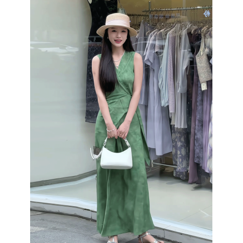 法式復古V領交叉綁帶無袖掛脖連衣裙女2025夏季新款收腰顯瘦長裙