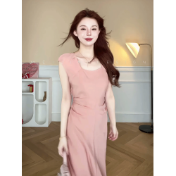法式氣質夏日絕美無袖方領連衣裙女2025新款修身顯瘦系帶露腰長裙