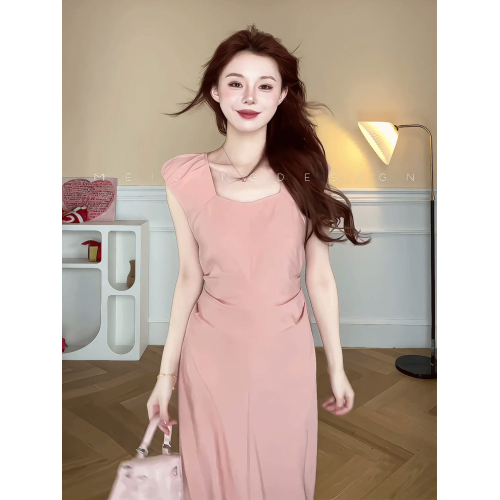 法式氣質夏日絕美無袖方領連衣裙女2025新款修身顯瘦系帶露腰長裙