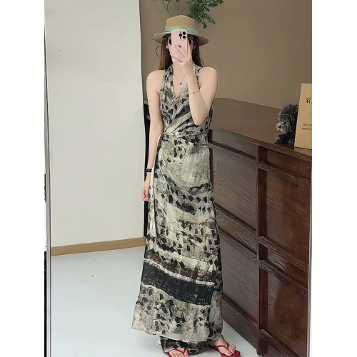 法式復古暈染V領無袖掛脖連衣裙女夏季高級感氣質顯瘦綁帶長裙潮