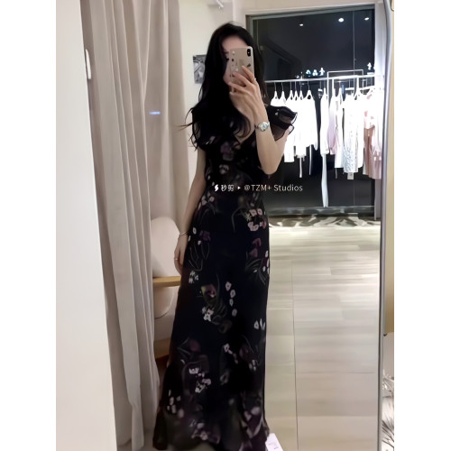 2025小個子顯高~黑色雪紡連衣裙小飛袖碎花長裙子垂感修身顯瘦ins