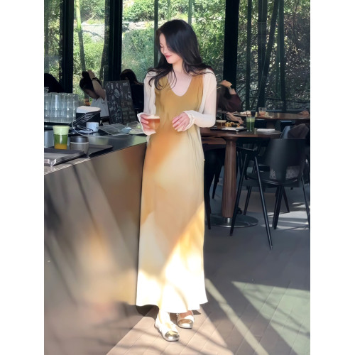 法式U領設計師款連衣裙女2025夏季收腰顯瘦暈染吊帶裙顯瘦長裙