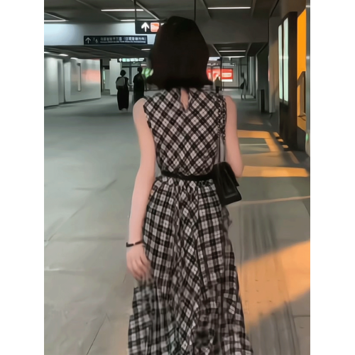 法式復古格紋無袖連衣裙女2025年夏季新款設計感獨特絕美慵懶長裙