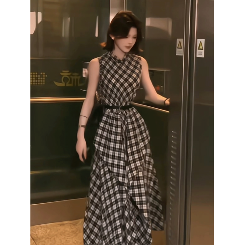 法式復古格紋無袖連衣裙女2025年夏季新款設計感獨特絕美慵懶長裙