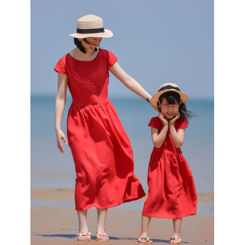 小樂往親子裝66課 夏季文藝紅色海邊草原新疆拍照旅遊母女連衣裙