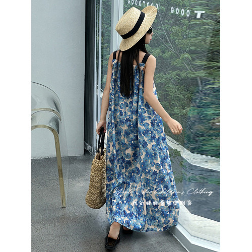女童連衣裙夏季高級感2025新款洋氣碎花吊帶沙灘裙女大童韓系裙子