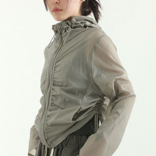 2026夏季新款顯瘦時尚洋氣褶皺小衆外套舒適清涼舒適連帽防曬衣女