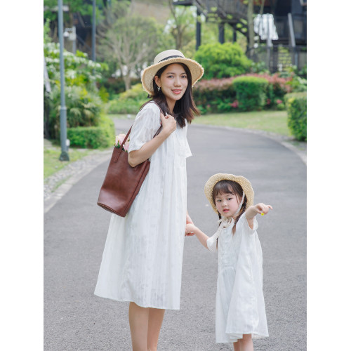 以匠/2025夏裝新款白色蝴蝶暗紋母女裝連衣裙/日系文藝寬松親子裝