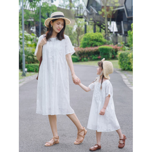 以匠/2025夏裝新款白色蝴蝶暗紋母女裝連衣裙/日系文藝寬松親子裝
