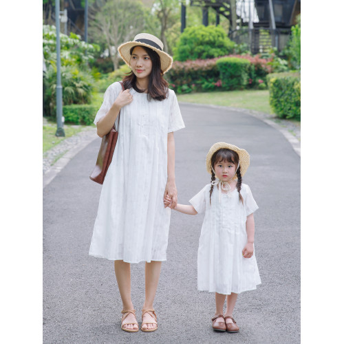 以匠/2025夏裝新款白色蝴蝶暗紋母女裝連衣裙/日系文藝寬松親子裝