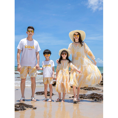 親子裝夏季一家三四口海邊度假母女寬松沙灘雪紡印花連衣裙全家裝