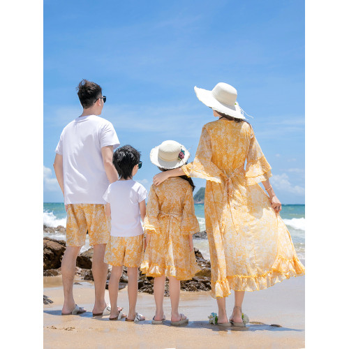 雲南西北三亞海邊旅行穿搭親子裝夏裝一家四口沙灘套裝母女連衣裙