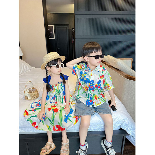 2024新款親子裝夏季海邊度假花襯衫一家三口沙灘裝母女吊帶連衣裙