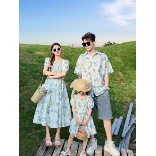 親子裝2025新款高級炸街一家三口夏季海邊度假碎花襯衫母女連衣裙 親子裝2025新款高級炸街一家三口夏季海邊度假碎花襯衫母女連衣裙