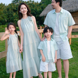 洋氣親子裝夏季2025新款一家三口父子襯衫母女連衣裙海邊度假旅遊
