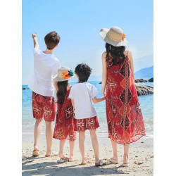 三亞親子裝夏季一家三四口全家裝海邊度假拍照沙灘母女吊帶連衣裙