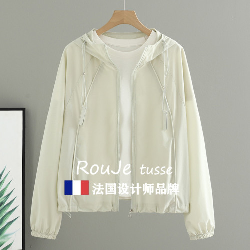 Rouje tusse夏季防曬衣薄款連帽短外套女寬松休閒沖鋒衣夾克上衣