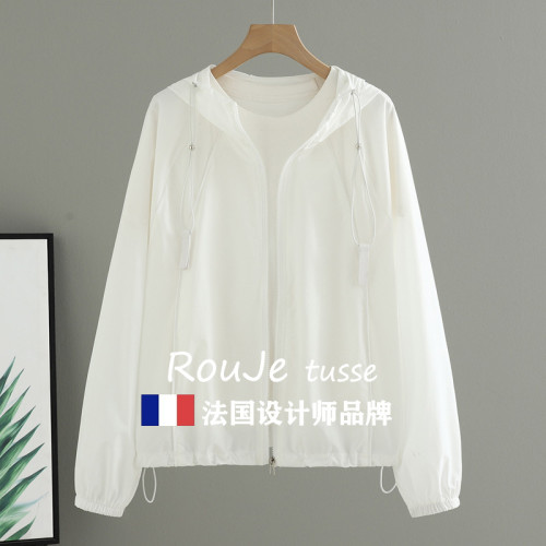 Rouje tusse夏季防曬衣薄款連帽短外套女寬松休閒沖鋒衣夾克上衣