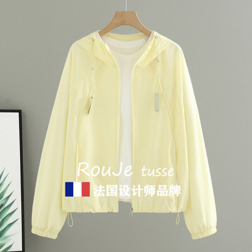 Rouje tusse夏季防曬衣薄款連帽短外套女寬松休閒沖鋒衣夾克上衣