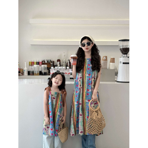 三亞度假親子裝2025新款夏季母女裝海邊洋氣甜美碎花吊帶連衣裙子