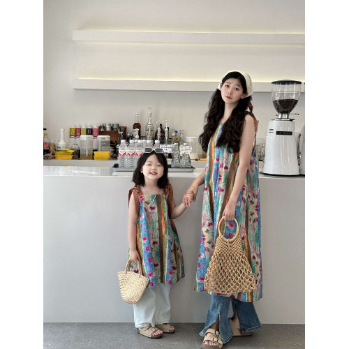 三亞度假親子裝2025新款夏季母女裝海邊洋氣甜美碎花吊帶連衣裙子