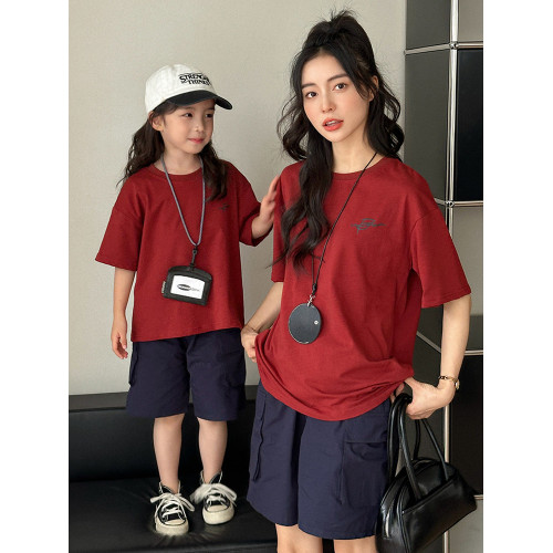 親子裝夏裝拍照一家三口四口2025新款棗紅色母子母女裝短袖t恤潮