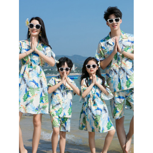新款沙灘親子裝夏裝母子一家三口四口三亞海邊度假大碼母女連衣裙