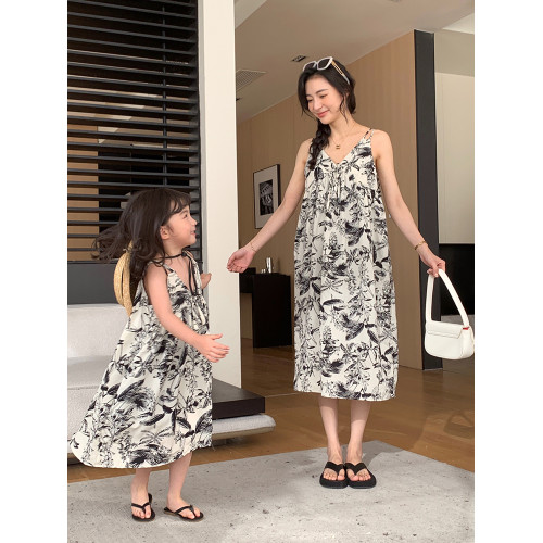 親子裝一家三口夏季母子海邊度假印花襯衫母女速乾薄款沙灘連衣裙