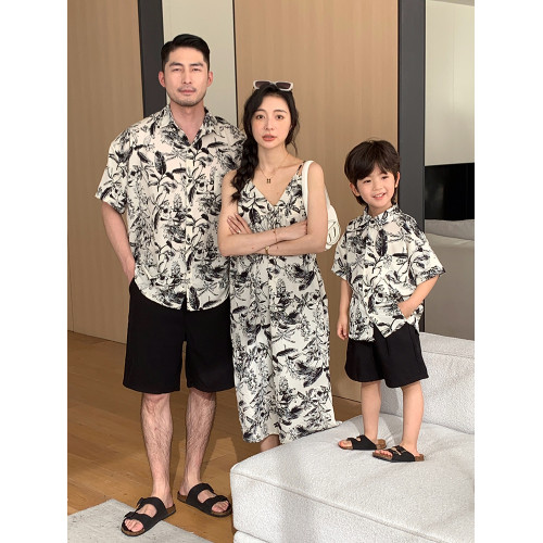 親子裝一家三口夏季母子海邊度假印花襯衫母女速乾薄款沙灘連衣裙