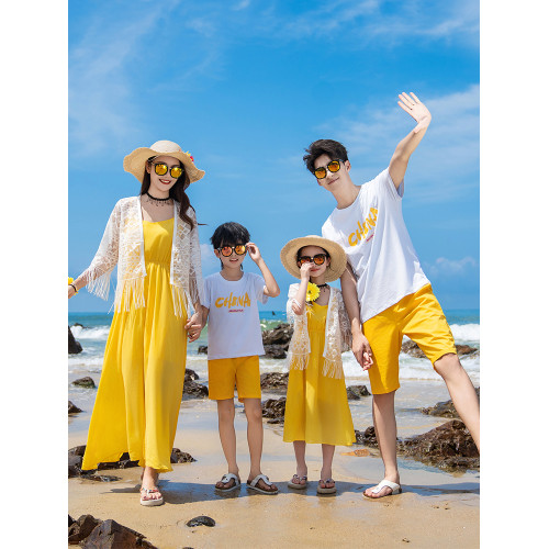 親子裝夏季一家三四口海邊度假套裝三亞沙灘風母女純色吊帶連衣裙