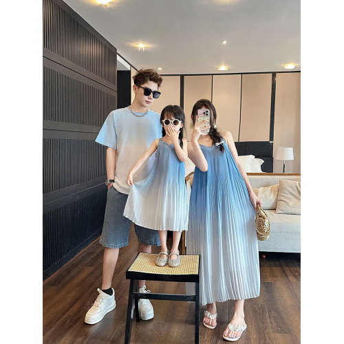 高級親子裝一家三口夏裝母子母女裝小月齡嬰兒短袖T恤漸變連衣裙