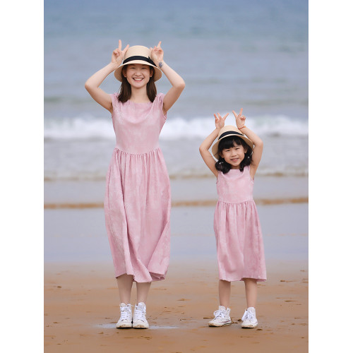 小樂往原創親子裝130課 夏顯瘦海邊度假貝殼袖粉色文藝母女連衣裙
