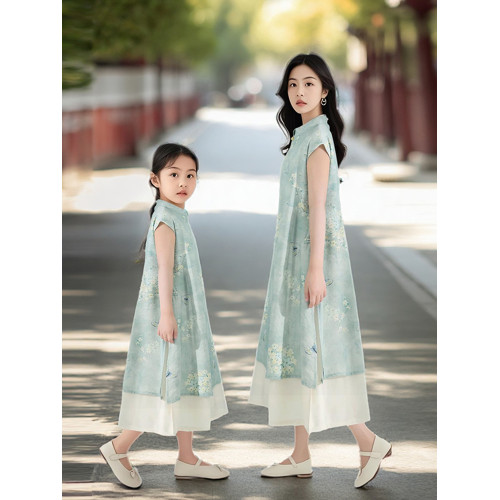 風親子裝一家三口夏裝2025新款潮時尚網紅母女雪紡連衣裙套裝