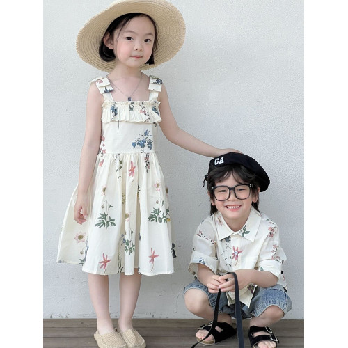 親子裝一家三口高級感夏季法式母女短袖連衣裙海邊度假兒童花襯衫
