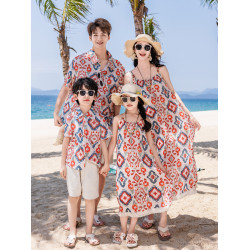 沙灘親子裝夏裝新款一家三口四口三亞海邊度假母女裝連衣裙全家裝
