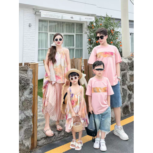 海邊沙灘度假風高級感親子裝印花吊帶連衣裙母女短袖t恤一家三口T
