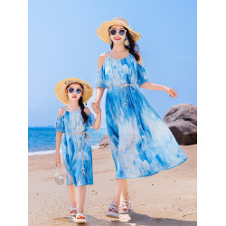 高級沙灘親子裝一家三口四口海邊度假夏季套裝波西米亞母女連衣裙