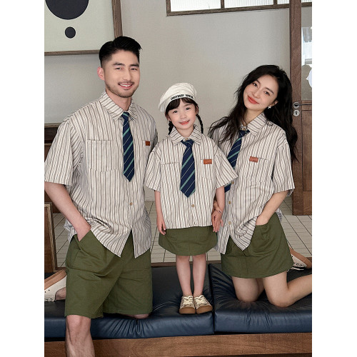 親子裝一家三口夏季高級感2025新款炸街母子裝條紋領帶親子襯衫潮