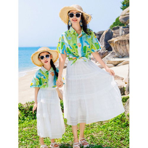 高級海邊度假親子裝短袖襯衫母女裝連衣裙一家三口夏季新款沙灘裙
