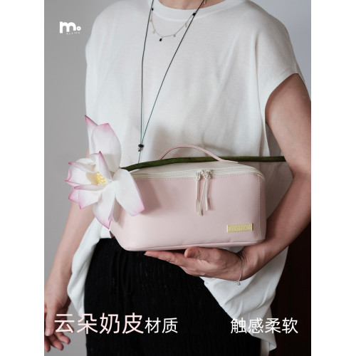莫語 可攜式手提大容量化妝包雲朵奶皮銀色輕奢化妝品收納包2025