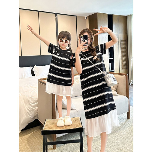 網紅條紋親子裝夏裝短袖一家三口四口小月齡拍照母子母女裝連衣裙