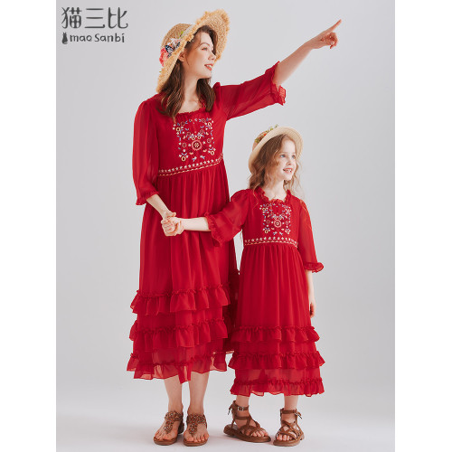 親子裝母女款過膝長裙2025夏季度假風刺綉裙子雲南青海女童連衣裙