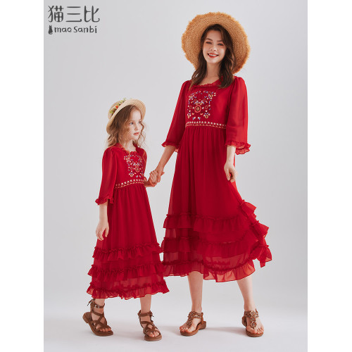 親子裝母女款過膝長裙2025夏季度假風刺綉裙子雲南青海女童連衣裙