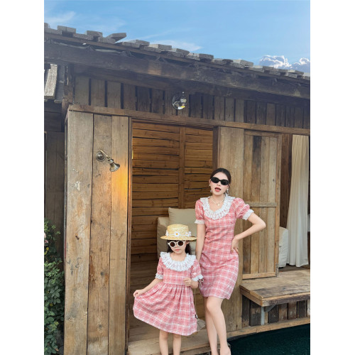 高級親子裝一家三口夏裝母子母女裝格子小月齡嬰兒短袖T恤連衣裙
