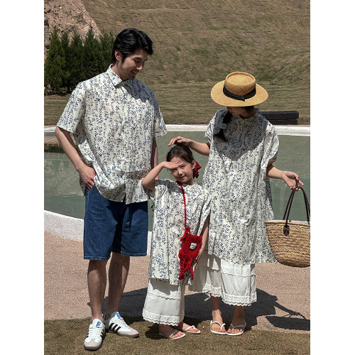 親子裝一家三口小衆設計感度假風男童襯衫母女碎花連衣裙一衣一裙