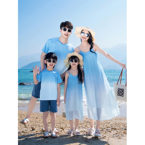 三亞度假親子裝夏裝一家三口夏季海邊沙灘裙漸變色母女吊帶連衣裙